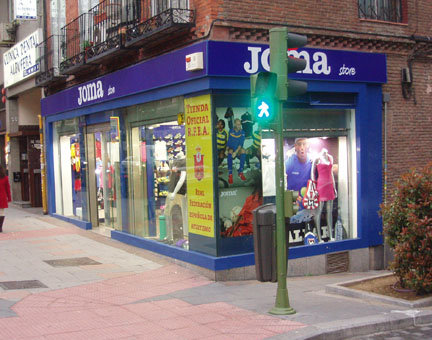 en Madrid su tercera brand store - CMD Sport