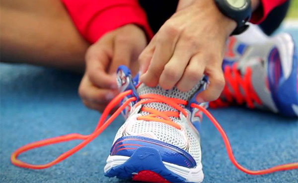 Como atarse con seguridad los cordones de unas zapatillas de trail 