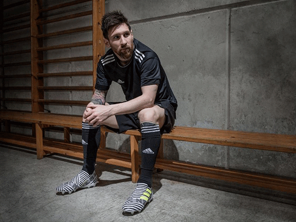 presenta las nuevas botas de Messi - Sport