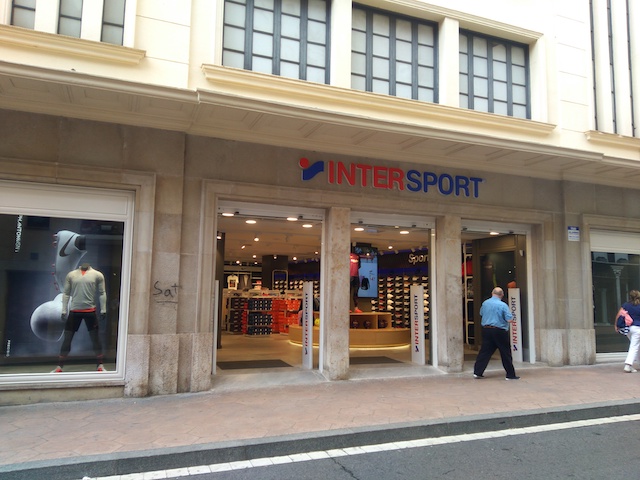 Intersport inaugura su nueva tienda en Reus