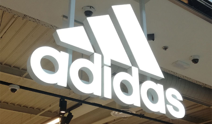 lago abajo Resistente Adidas inaugura una tienda outlet de 880m2 en Alicante - CMD Sport
