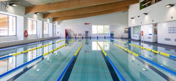 Grandes gimnasios estudian cierres temporales de piscinas por el incremento energético
