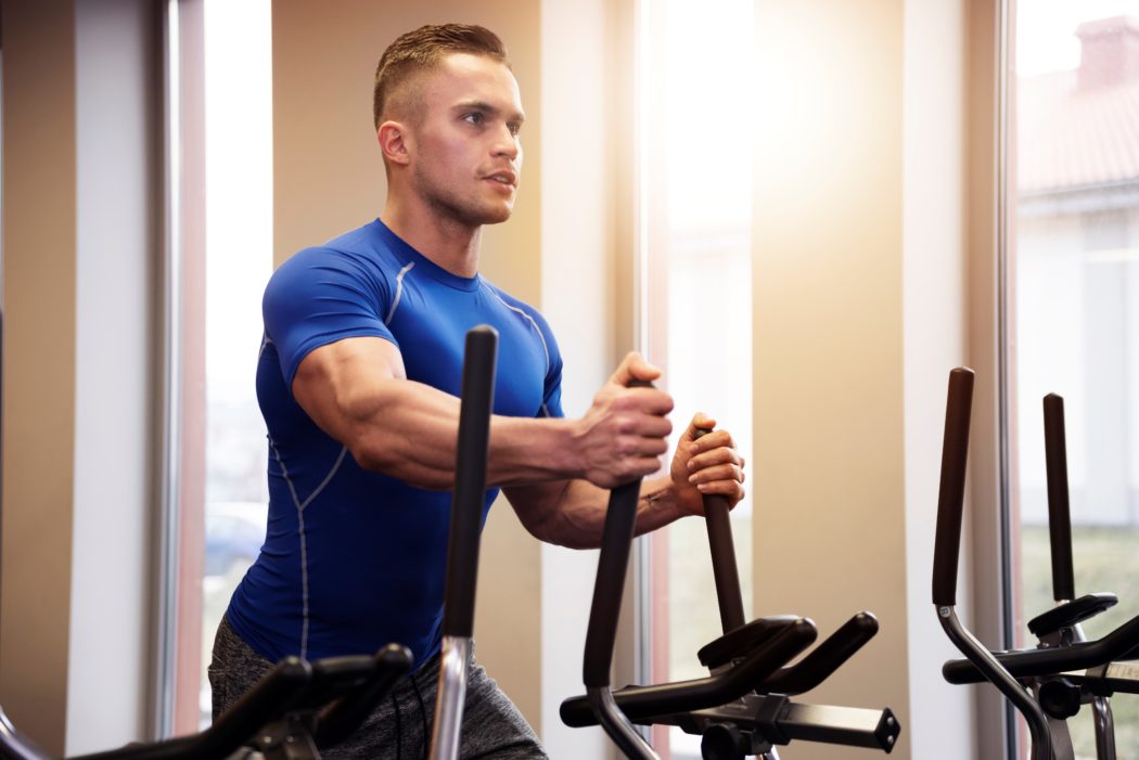 10 beneficios de un entrenamiento de elíptica en el gym o tu casa