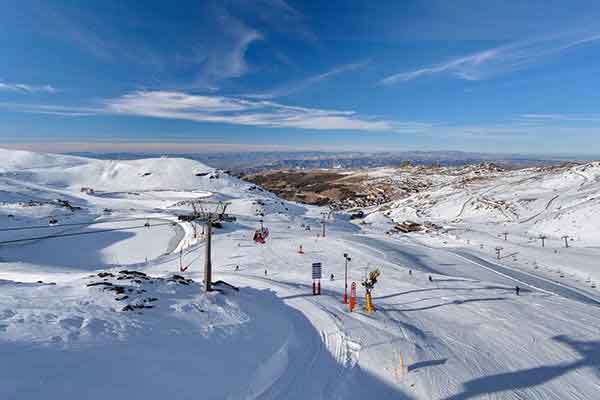 Las empresas de Sierra Nevada esperan repetir este invierno el récord del pasado