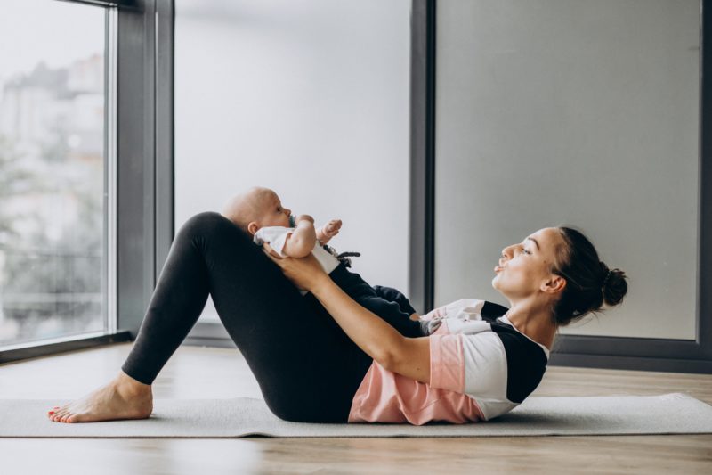 Beneficios del ejercicio físico en el posparto para el bebé y la madre