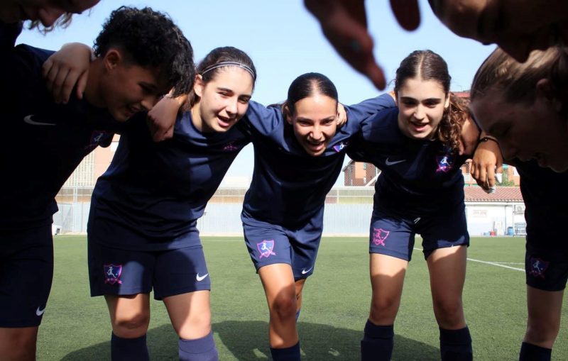 Lanzan un programa de becas de fútbol para frenar el abandono deportivo femenino
