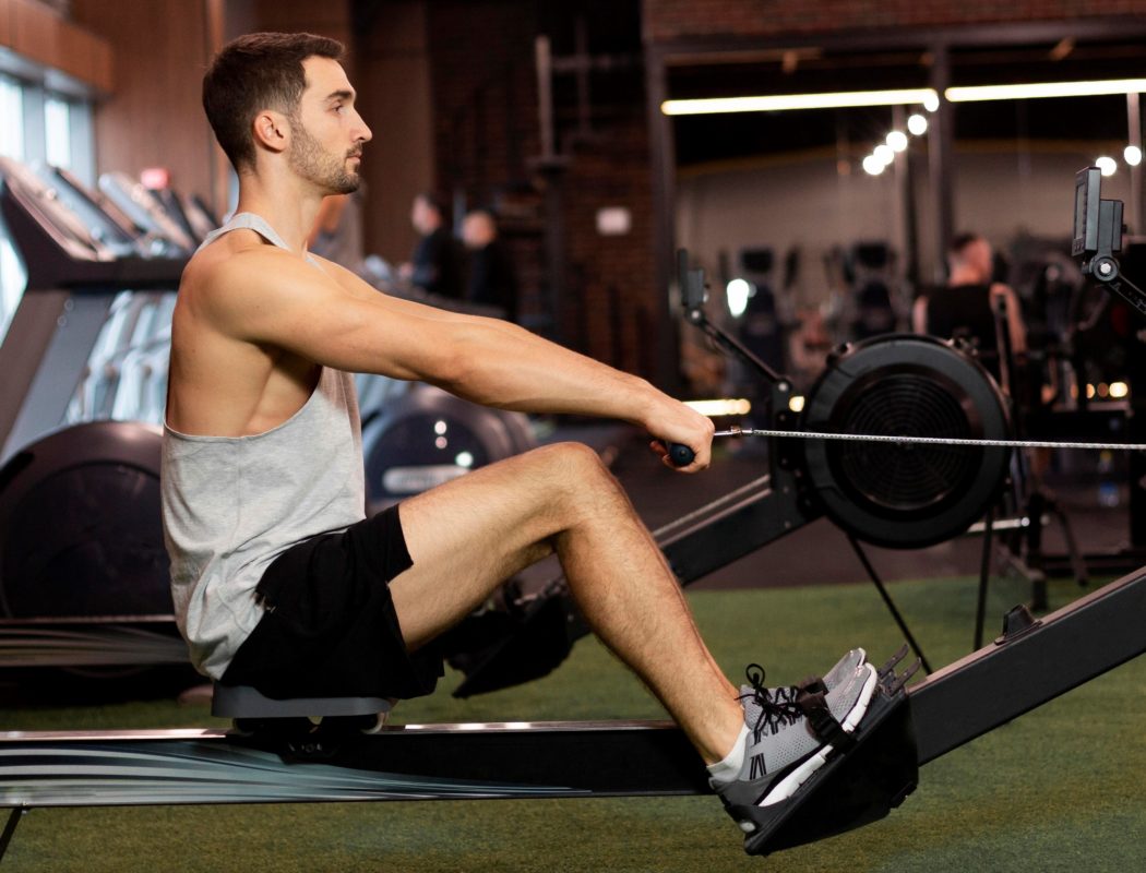 5 ejercicios para trabajar la espalda y anticiparse a las molestias diarias  - CMD Sport
