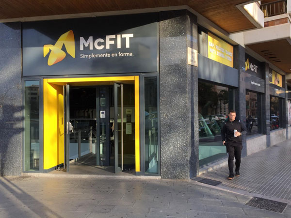 Basic-Fit compra los 42 gimnasios de Mcfit y los 5 de Holmes Place de España