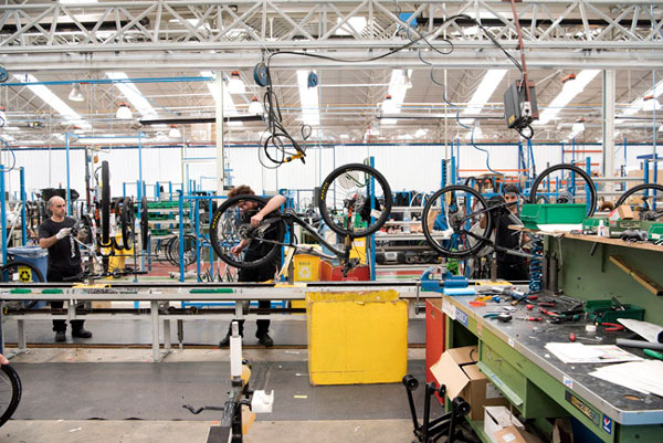 La fabricación de bicicletas en España mantiene pisado el freno