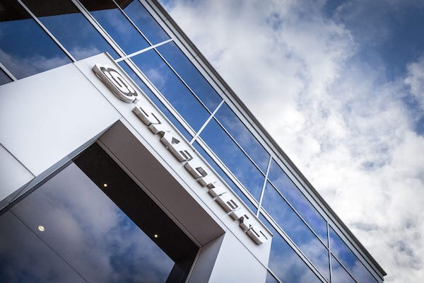 Skechers Intl concluyó 2023 con un nuevo récord de ventas