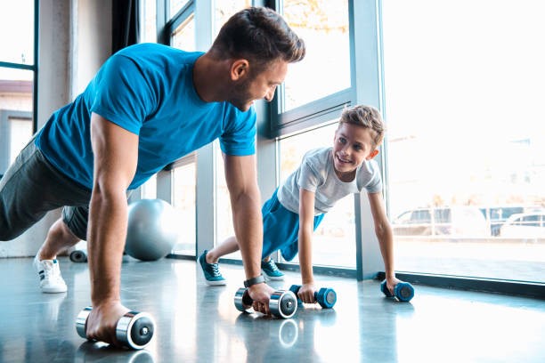 10 ejemplos de actividades físicas para entrenar con tus hijos