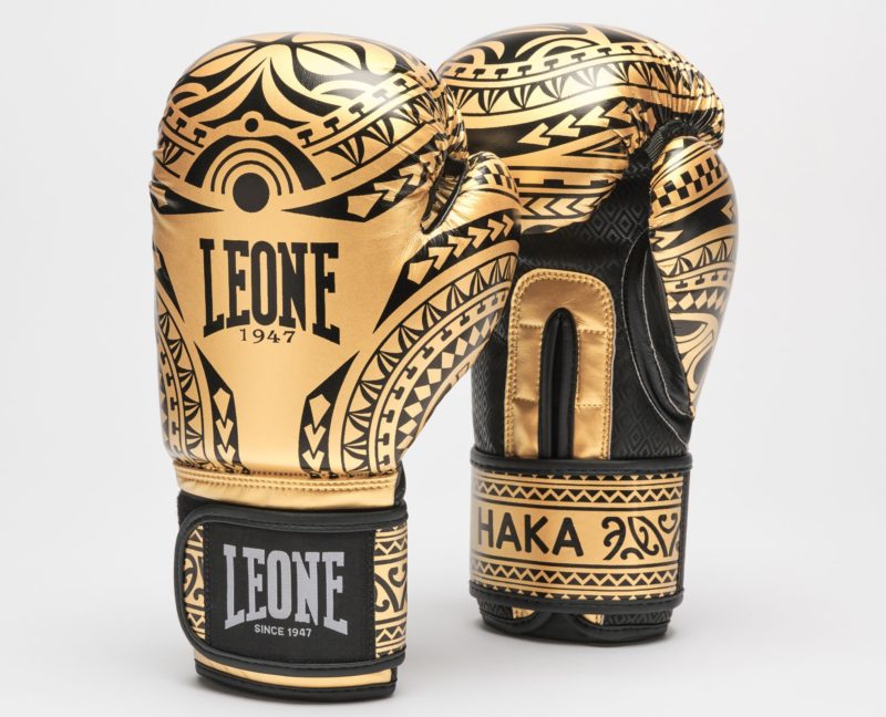 Leone 1947 presenta los guantes Haka