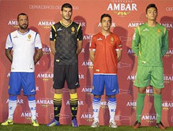 El Real Zaragoza presenta sus nuevas equipaciones para esta temporada
