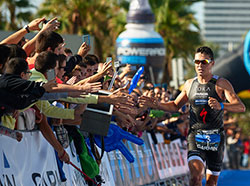 Gómez Noya y Anna Godoy, los nuevos reyes del Garmin Barcelona Triathlon