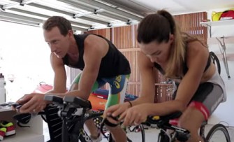 Asics muestra el día a día de un triatleta profesional