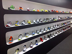 Tiendas de running denuncian que la guerra de precios se ceba con la gama alta
