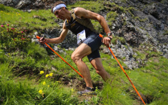 Bastones: tipos y técnica para practicar trail running