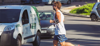 10 consejos para correr con seguridad en la ciudad y por carreteras