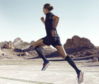 Correr de negro: ¿una tendencia de moda o un escudo protector?