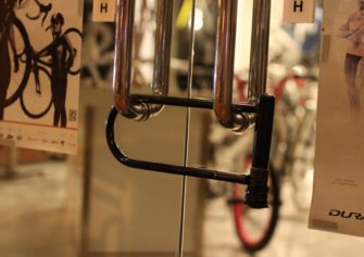 España, uno de los tres únicos países europeos con cerrojazo a las tiendas de ciclismo