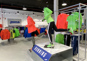 Joma inaugura una tienda propia en La Torre Outlet de Zaragoza