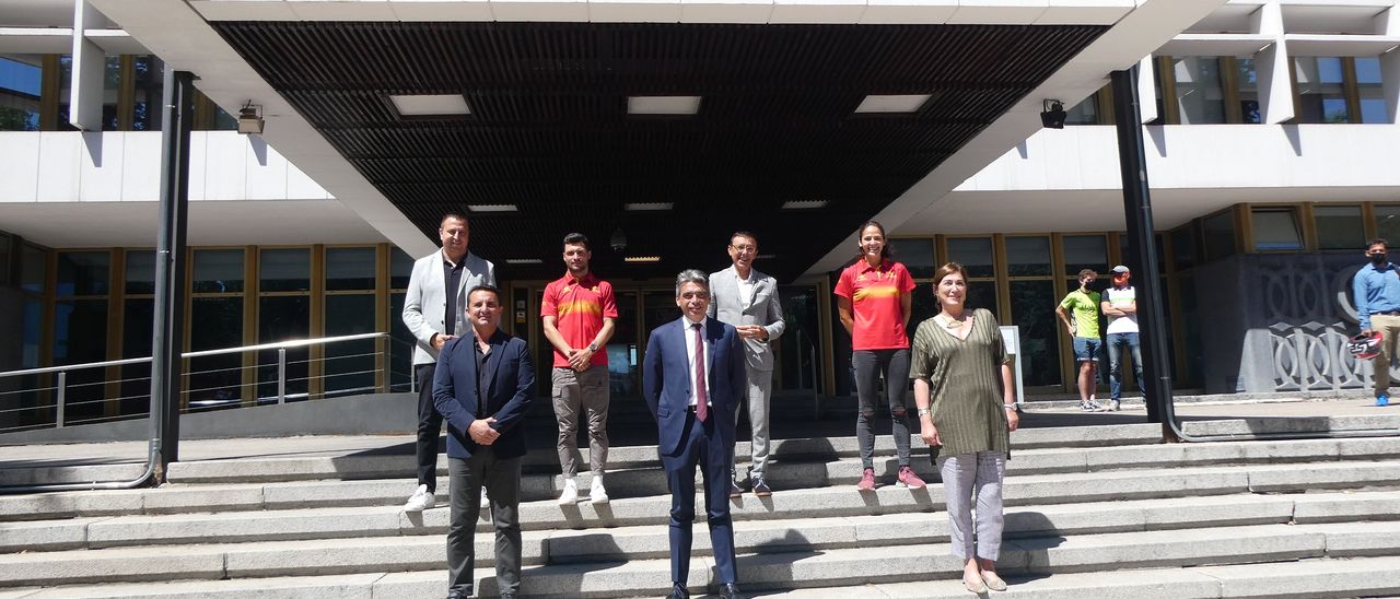 La Nucía recibe el reconocimiento de ‘Ciudad del Triatlón’