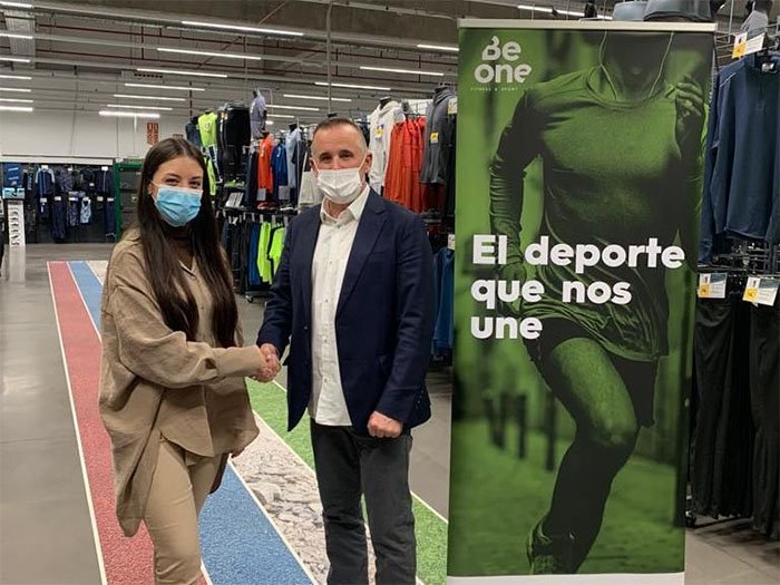 Decathlon ofrecerá clases de fitness en sus tiendas de la mano de BeOne