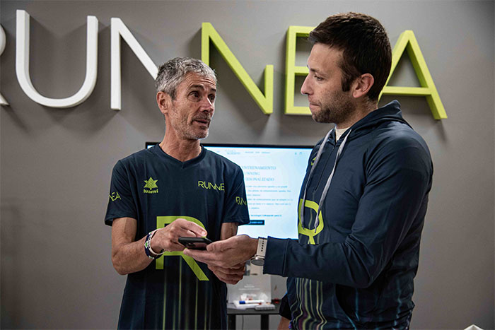 Runnea pone al alcance de cualquier corredor los entrenamientos de Martín Fiz