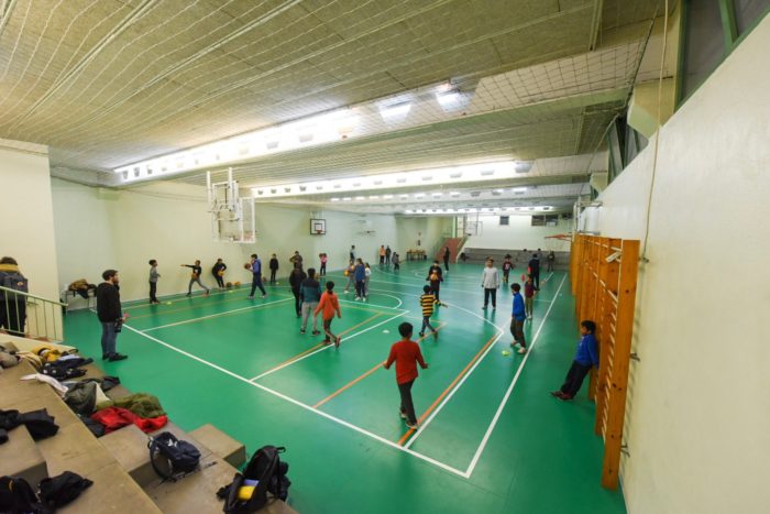 Barcelona destina 4 millones de euros en becas a familias y entidades para fomentar el deporte