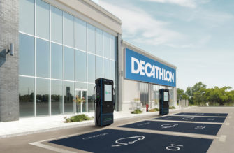 Decathlon implantará 400 puntos de recarga eléctrica en 39 de sus tiendas