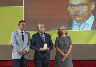 El fundador de Joma Sport recibe la Medalla de Oro al Mérito Deportivo