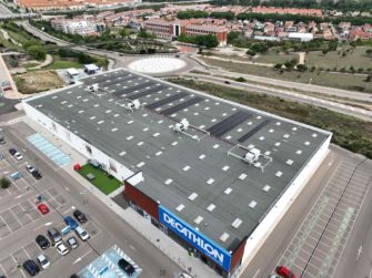 Decathlon inicia su proyecto de autoconsumo energético en España