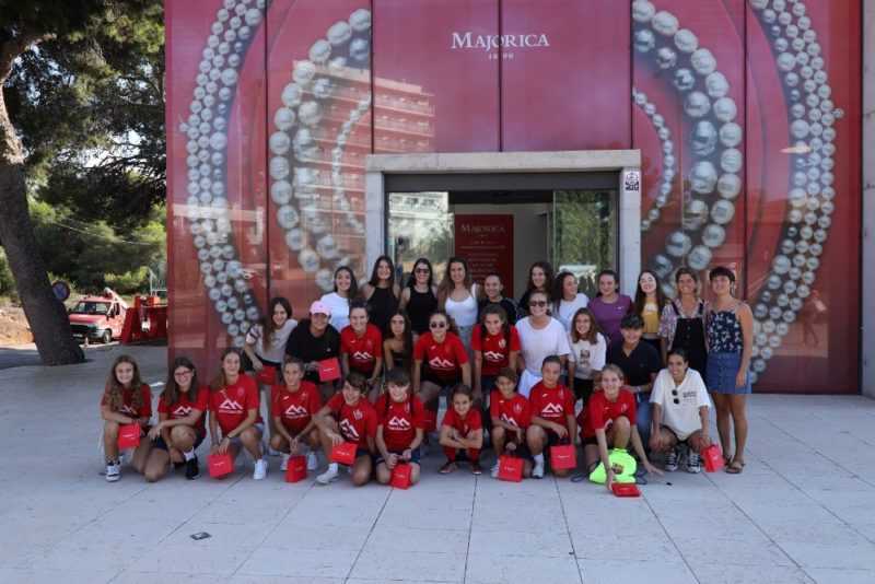 La sección femenina del C.E. Manacor suma a Majorica como patrocinador