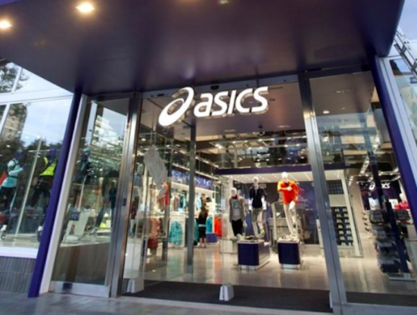 Asics revisa al alza sus previsiones para 2023 y estima girar 3.527 millones