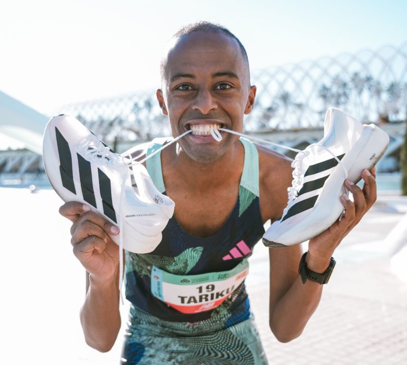 Tariku Novales bate el récord de España en Maratón con Adizero Adios Pro EVO 1