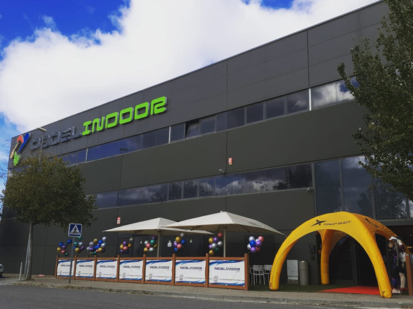 Aurial Pádel by Marta Marrero afianza su liderazgo en España tras comprar Padel Indoor Lleida
