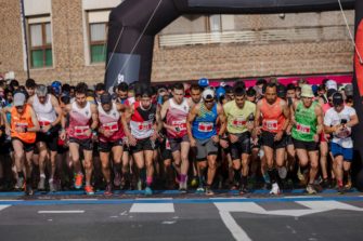 Jose Irurozqui y Sara Gutiérrez ganan la Media Maratón de Kosta Trail 2024