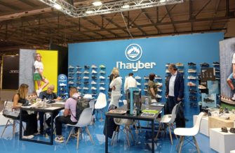 J’hayber presenta su colección SS25 en la feria del calzado MICAM